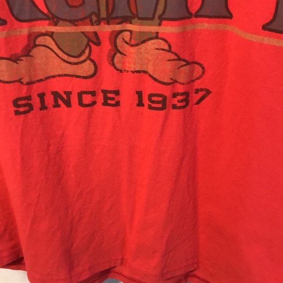 Disney mens size 2XL Grumpy red short sleeved T-shirt - Picture 3 of 5